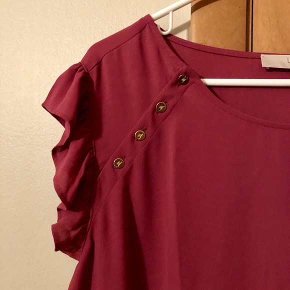 Loft Plus Ruffle Shoulder Button Top 24 NWT - Picture 2 of 4